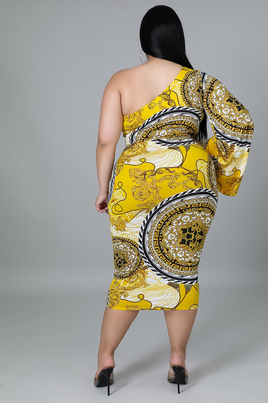 One shoulder with bell sleeve, paisley design, cut out design across the chest and pull on. Wear it to any social events or night out on the town.